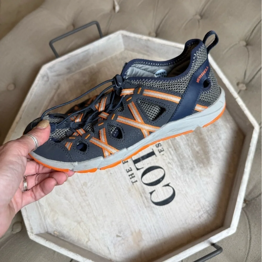 Merrell Kids Water Shoes - Navy and Orange size 7 choprock